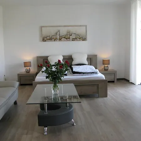 Jaccuzi,sauna,piano,fireplace,fiber,view , Quiet *